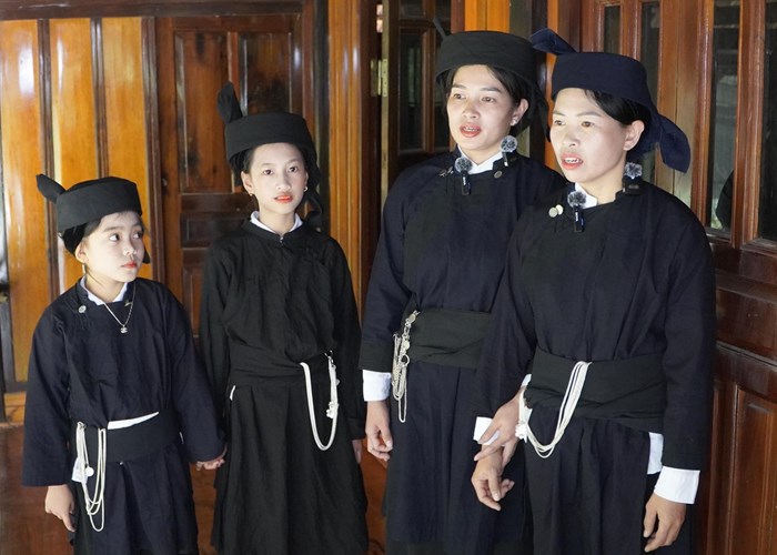 Ve Dong Hy nghe cau hat Sli dam tham cua nguoi Nung - Anh 3