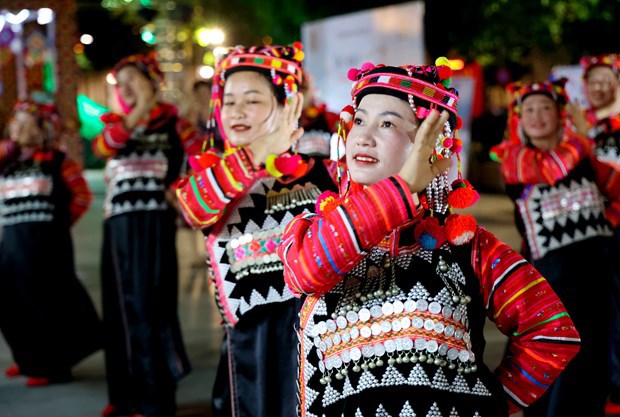Ruc ro sac mau Dien Bien giua long thanh pho mang ten Bac - Anh 8