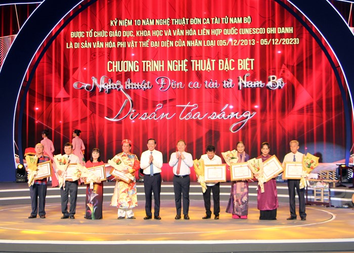 Đặc sắc chương trình nghệ thuật “Đờn ca tài tử Nam Bộ - Di sản tỏa sáng” - Anh 1