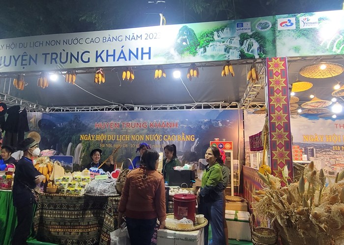 Lần đầu tiên tổ chức Ngày hội Du lịch Non nước Cao Bằng tại Hà Nội - Anh 8
