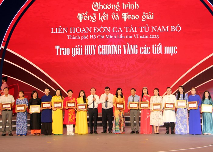 Trao giải 