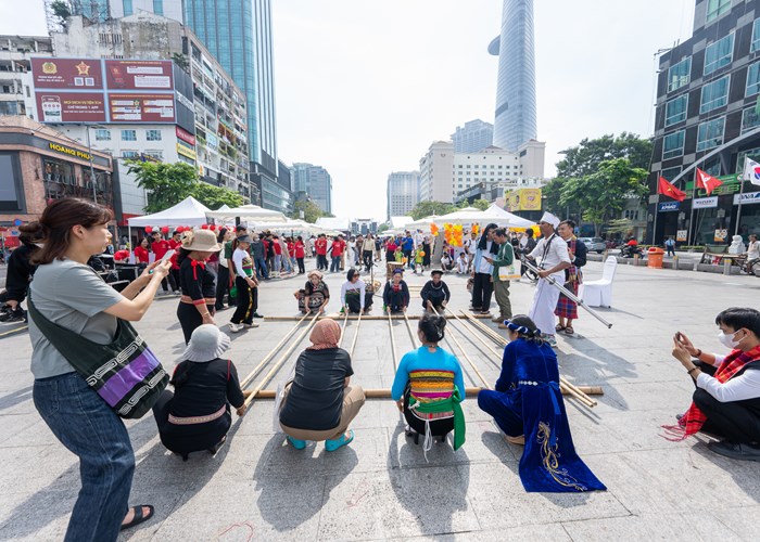 TP.HCM: Tưng bừng Lễ hội âm nhạc BridgeFest tôn vinh bình đẳng và sự đa dạng - Anh 4