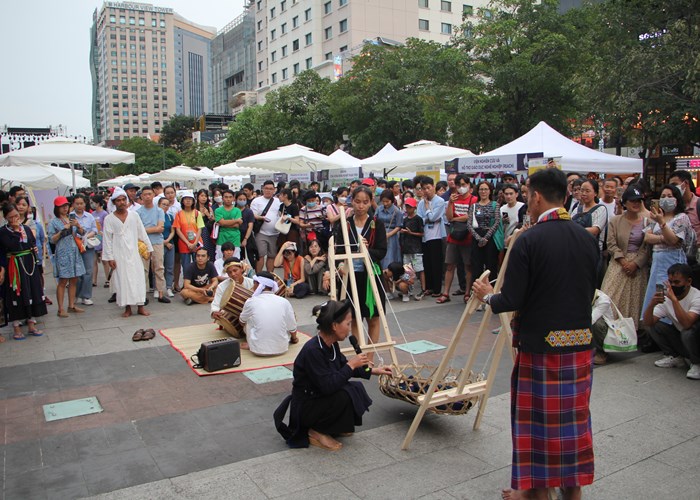 TP.HCM: Tưng bừng Lễ hội âm nhạc BridgeFest tôn vinh bình đẳng và sự đa dạng - Anh 3