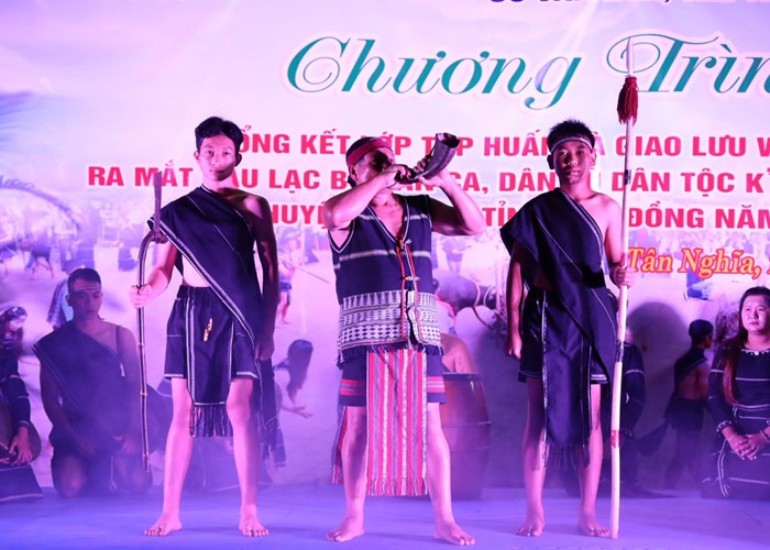 Bảo tồn nét đẹp nghệ thuật trình diễn dân gian dân tộc Cơ Ho - Anh 1