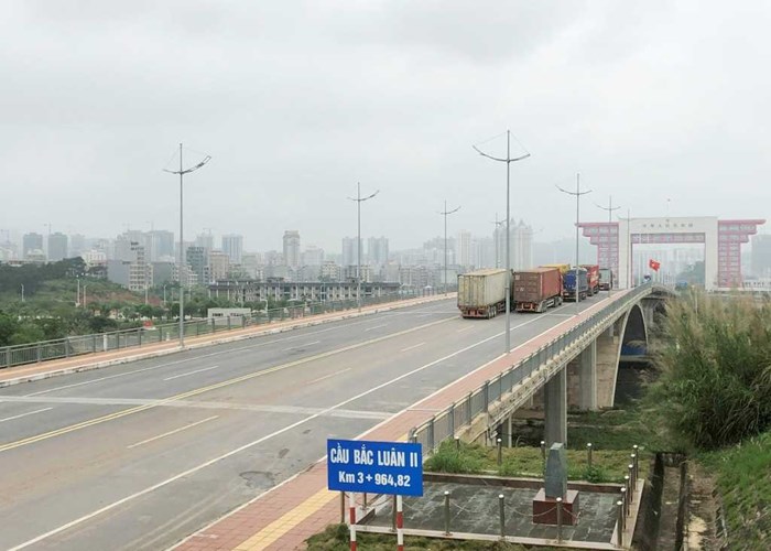 Từ ngày 11.12, khách du lịch được thông quan qua Cửa khẩu Bắc Luân II - Anh 1