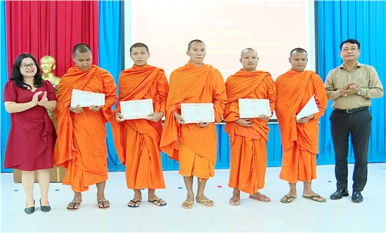 Nghe thuat che tac mao, mat na cua nguoi Khmer o Tra Vinh - Anh 3