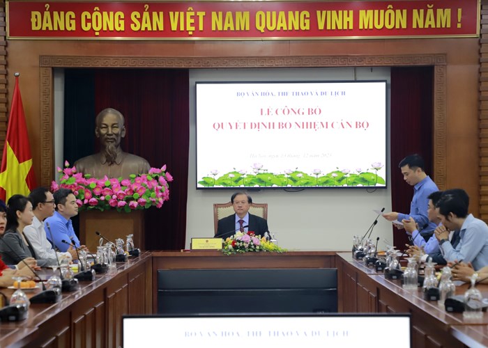 Bộ VHTTDL trao quyết định bổ nhiệm cán bộ - Anh 2