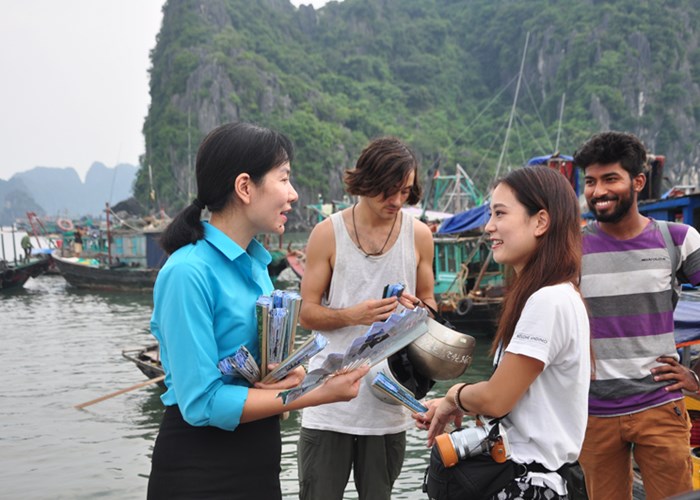 Bảo tồn và phát huy giá trị di sản văn hóa, TP Hạ Long kiên trì chuyển đổi phương thức từ “nâu” sang “xanh” - Anh 2