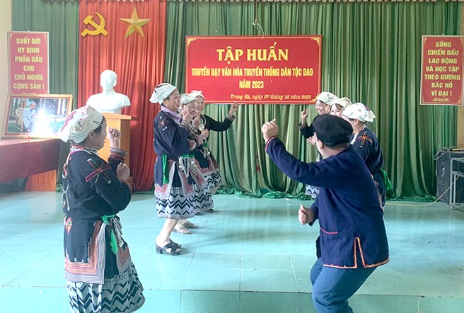 Người Dao Tiền ở Chiêm Hóa gìn giữ văn hóa truyền thống - Anh 2