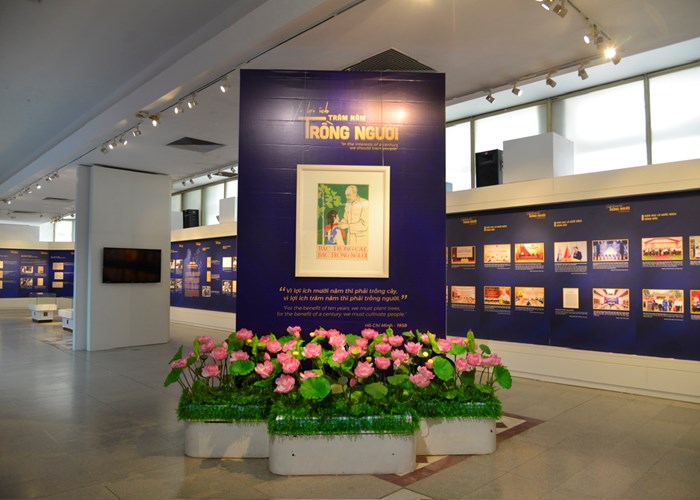 Trưng bày “Vì lợi ích trăm năm trồng người”: Tầm nhìn vượt thời đại của Chủ tịch Hồ Chí Minh về giáo dục - Anh 4