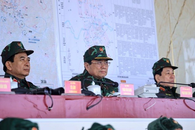 Thủ tướng dự diễn tập chiến thuật có bắn đạn thật của Quân đoàn 12 - Anh 2
