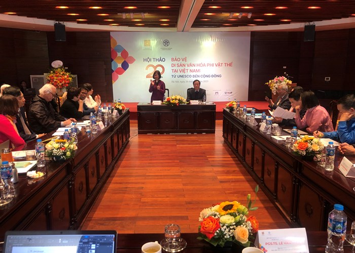 Bảo vệ di sản văn hóa phi vật thể tại Việt Nam: Từ UNESCO đến cộng đồng - Anh 2