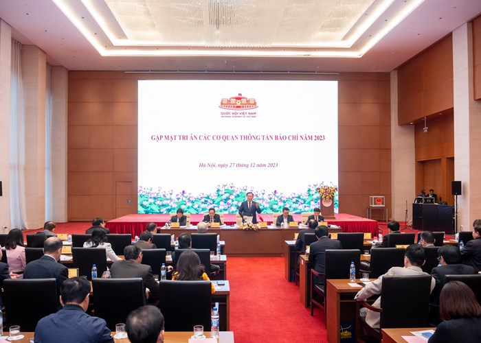 Chủ tịch Quốc hội: Những thành tựu chung của Quốc hội luôn có sự đồng hành, đóng góp quan trọng của báo chí - Anh 6
