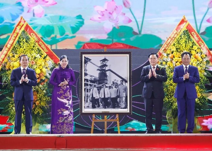 Kỷ niệm 60 năm Ngày Bác Hồ về thăm Thái Nguyên - Anh 2