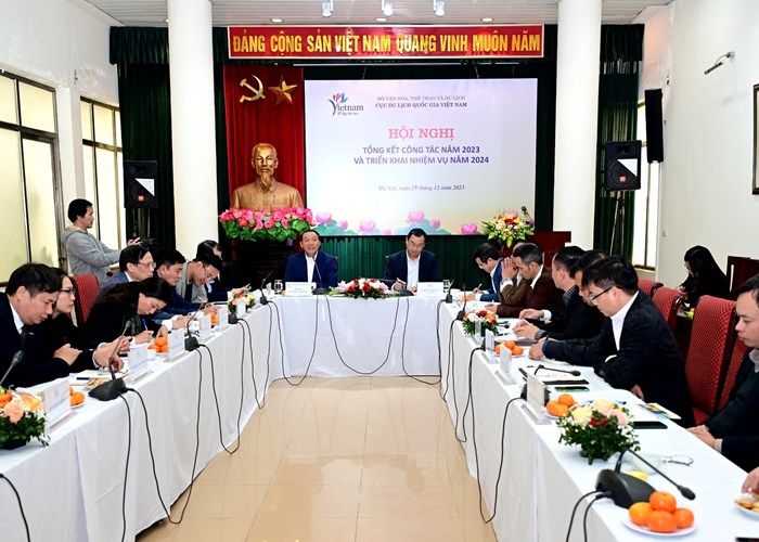 Bộ trưởng Nguyễn Văn Hùng: Khát vọng lớn, quyết tâm cao và ước mơ đẹp sẽ tạo ra hiện thực tươi sáng của ngành Du lịch - Anh 5