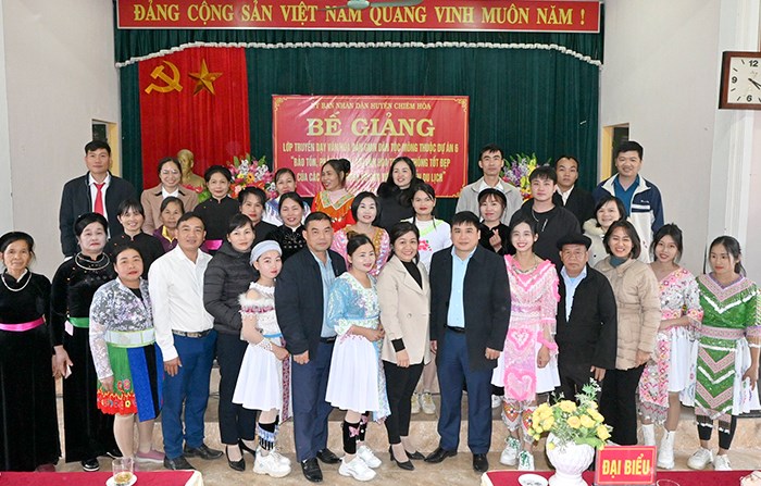 Xây dựng CLB văn hóa dân gian dân tộc Mông gắn với phát triển du lịch - Anh 1