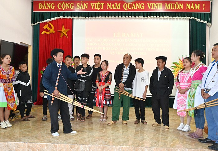 Xây dựng CLB văn hóa dân gian dân tộc Mông gắn với phát triển du lịch - Anh 2