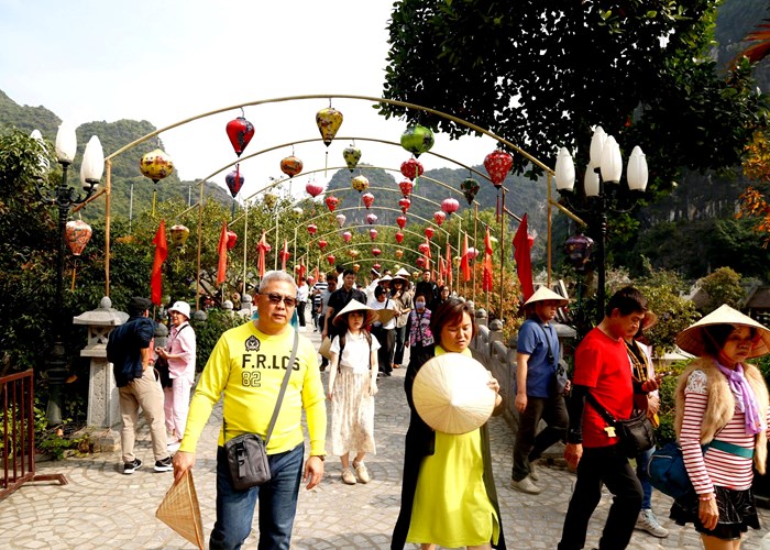 Cả nước đã phục vụ khoảng 3,2 triệu lượt khách du lịch dịp Tết Dương lịch - Anh 3