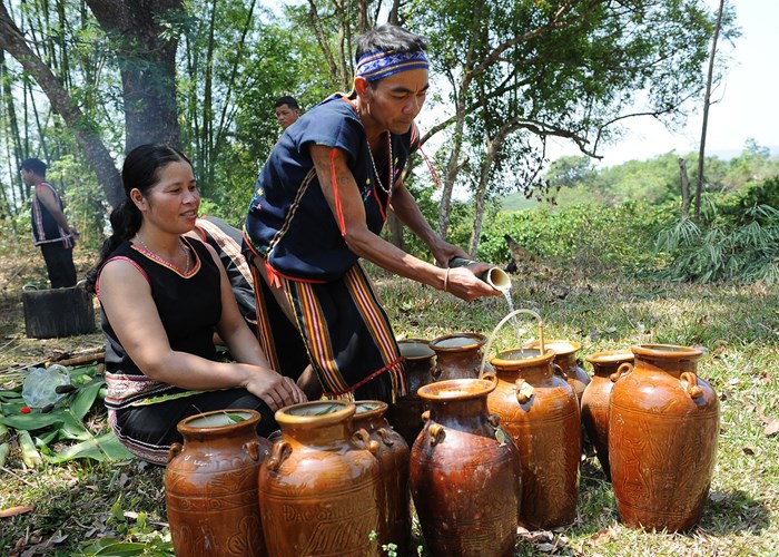 Le mung nuoc giot cua dan toc Ba Na o Dak Ha - Anh 10