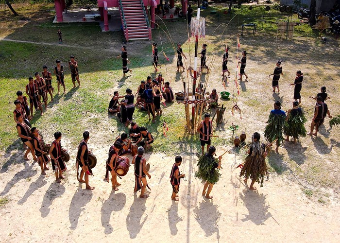 Le mung nuoc giot cua dan toc Ba Na o Dak Ha - Anh 8