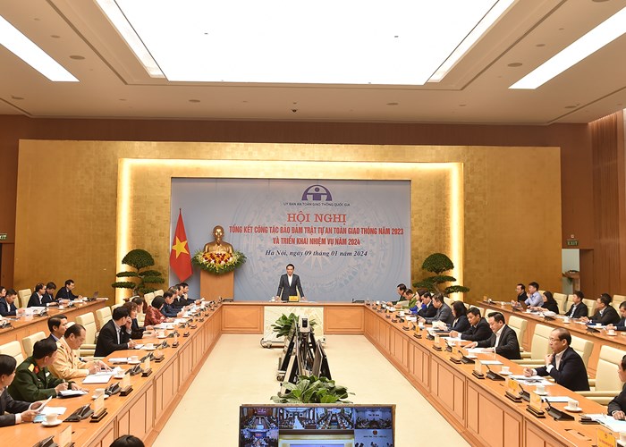 Thượng tôn pháp luật để xây dựng văn hóa giao thông an toàn - Anh 1