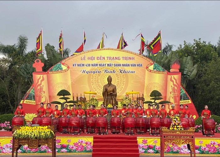 Phat dong Cuoc thi sang tac van hoc nghe thuat ve Trang Trinh Nguyen Binh Khiem - Anh 1