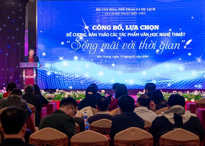 Công bố lựa chọn 40 đề cương, bản thảo các tác phẩm VHNT “Sống mãi với thời gian” - Anh 4