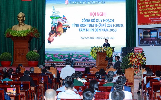 Phát triển Kon Tum bền vững dựa vào hệ sinh thái, bản sắc văn hóa - Anh 2
