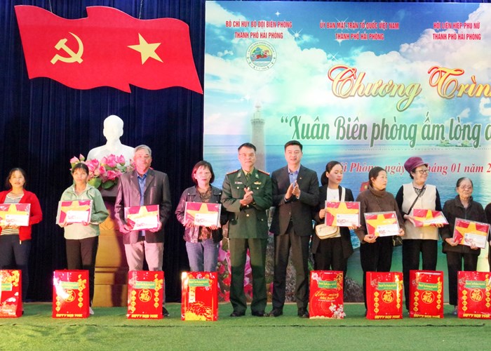 Hải Phòng: Xuân Biên phòng ấm lòng dân vùng biên giới biển - Anh 1