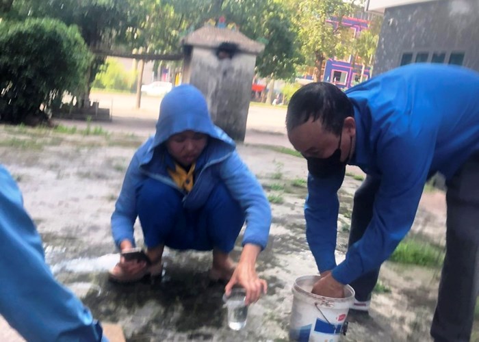 Nghệ An: Khắc phục sửa chữa, đảm bảo nguồn nước sạch cho người dân chung cư - Anh 1