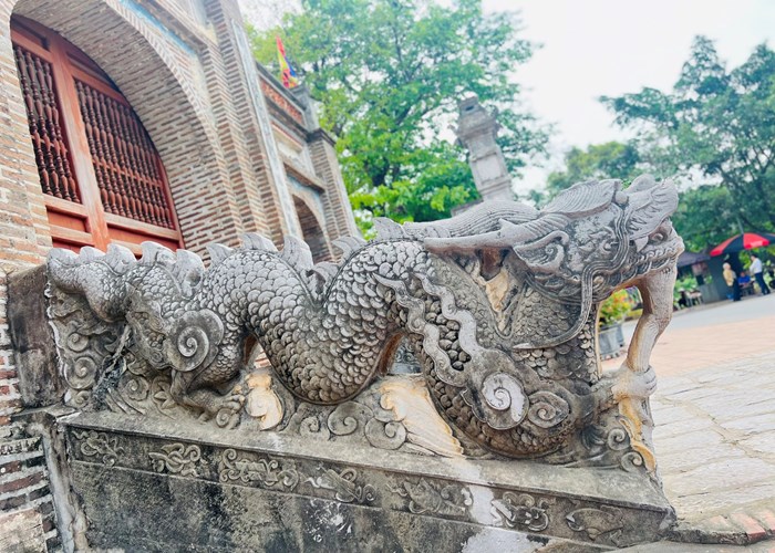 Giá trị đặc biệt của Bảo vật quốc gia cặp rồng đá thành bậc Đền Thượng (Cổ Loa) - Anh 2