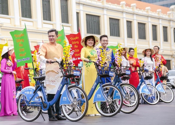 Đến chợ Hoa Xuân “Trên bến dưới thuyền” khám phá miền Tây thu nhỏ giữa lòng TP.HCM - Anh 7