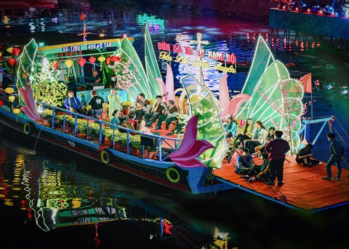 Đến chợ Hoa Xuân “Trên bến dưới thuyền” khám phá miền Tây thu nhỏ giữa lòng TP.HCM - Anh 3