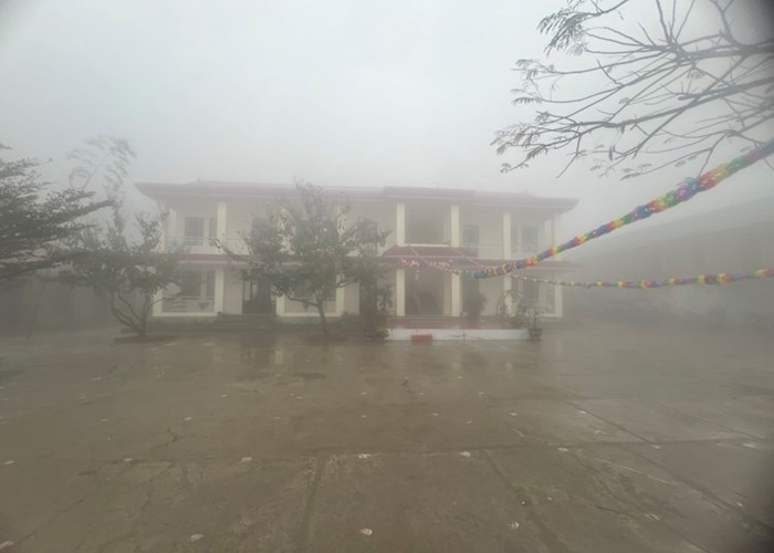 Ứng phó, đảm bảo sức khỏe cho học sinh vùng cao những ngày rét đậm - Anh 1