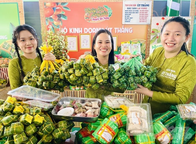 Lễ đón nhận Di sản văn hóa phi vật thể quốc gia Nghề làm Nem Lai Vung và khai mạc Ngày hội nông sản - Anh 3