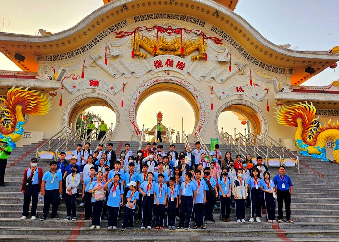 “Trao xuân yêu thương” cho 3.000 trẻ em ở TP.HCM - Anh 2