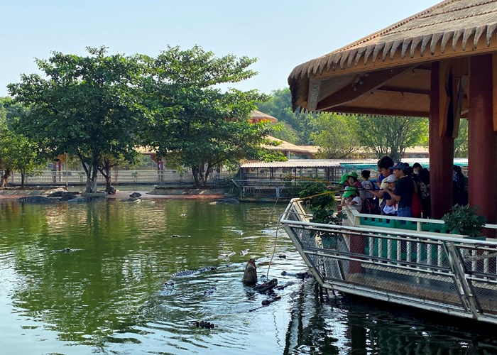 “Trao xuân yêu thương” cho 3.000 trẻ em ở TP.HCM - Anh 6