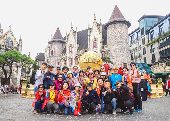 Đưa vào vận hành tuyến buýt sân bay Đà Nẵng-Sun World Ba Na Hills - Anh 2