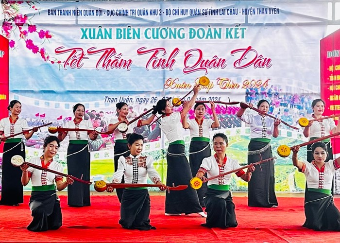 Ấm áp Xuân biên cương đoàn kết, Tết thắm tình quân dân ở Lai Châu - Anh 1