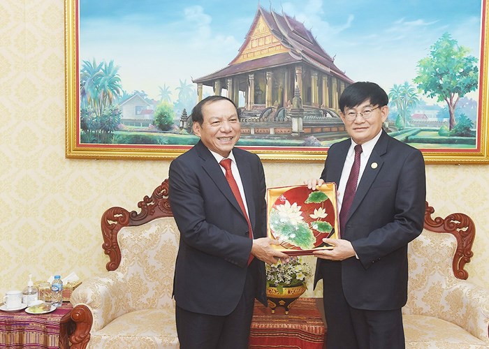 Việt Nam sẵn sàng chia sẻ kinh nghiệm, hỗ trợ Lào phát triển thể thao - Anh 3