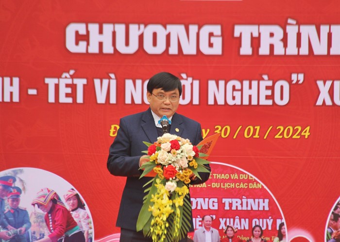600 phần quà được trao đi qua chương trình “Bánh chưng xanh – Tết vì người nghèo” năm 2024 - Anh 2