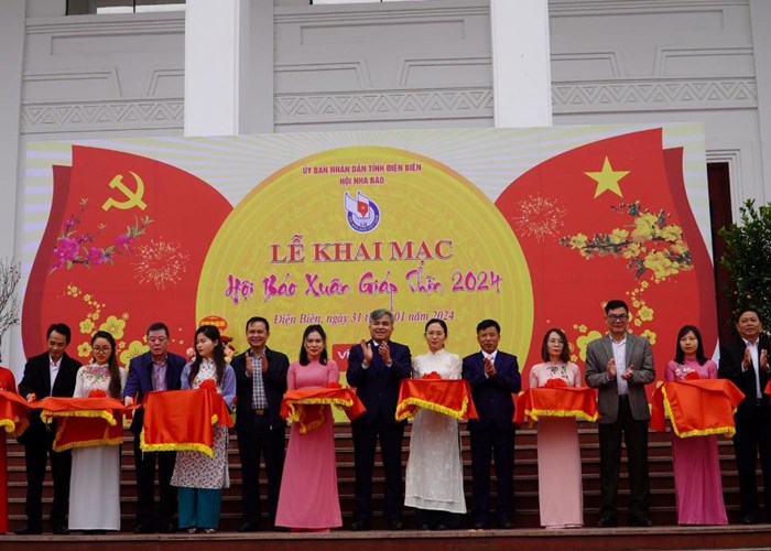 Điện Biên: Khai mạc Hội báo Xuân Giáp Thìn 2024 - Anh 1