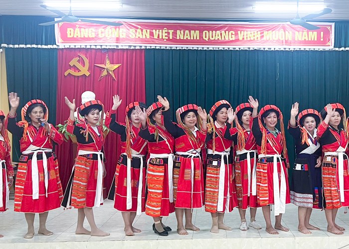Gìn giữ nét đẹp văn hóa truyền thống dân tộc Pà Thẻn - Anh 4