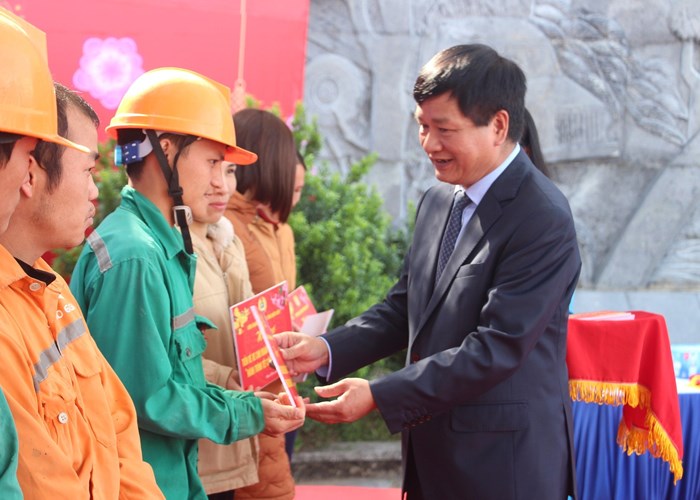 “ Tết sum vầy - Xuân chia sẻ” đến với đoàn viên, người lao động Điện Biên - Anh 1