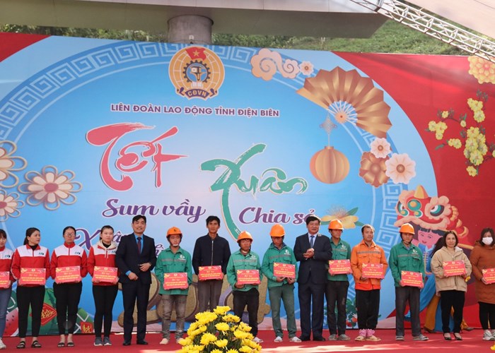 “ Tết sum vầy - Xuân chia sẻ” đến với đoàn viên, người lao động Điện Biên - Anh 2