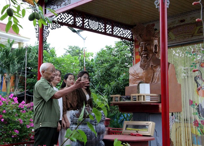Vườn tượng “địa chỉ đỏ” về các vĩ nhân và anh hùng dân tộc - Anh 1