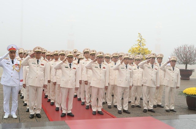 Lãnh đạo Đảng, Nhà nước vào Lăng viếng Chủ tịch Hồ Chí Minh nhân ngày thành lập Đảng - Anh 5