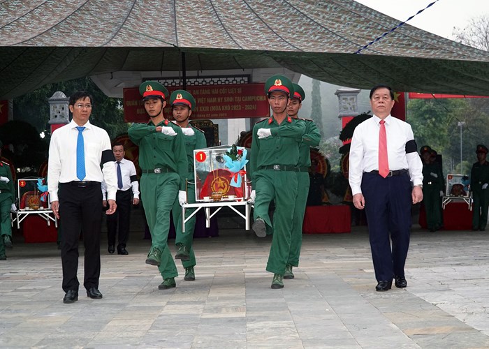 Trưởng Ban Tuyên giáo Trung ương dự Lễ truy điệu, an táng hài cốt liệt sĩ - Anh 3