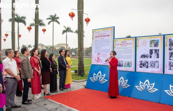 Trưng bày chuyên đề “Bác Hồ với mùa Xuân” - Anh 2