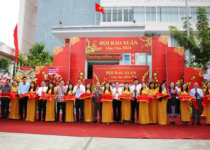 Kiên Giang khai mạc Hội báo Xuân Giáp Thìn 2024 - Anh 1